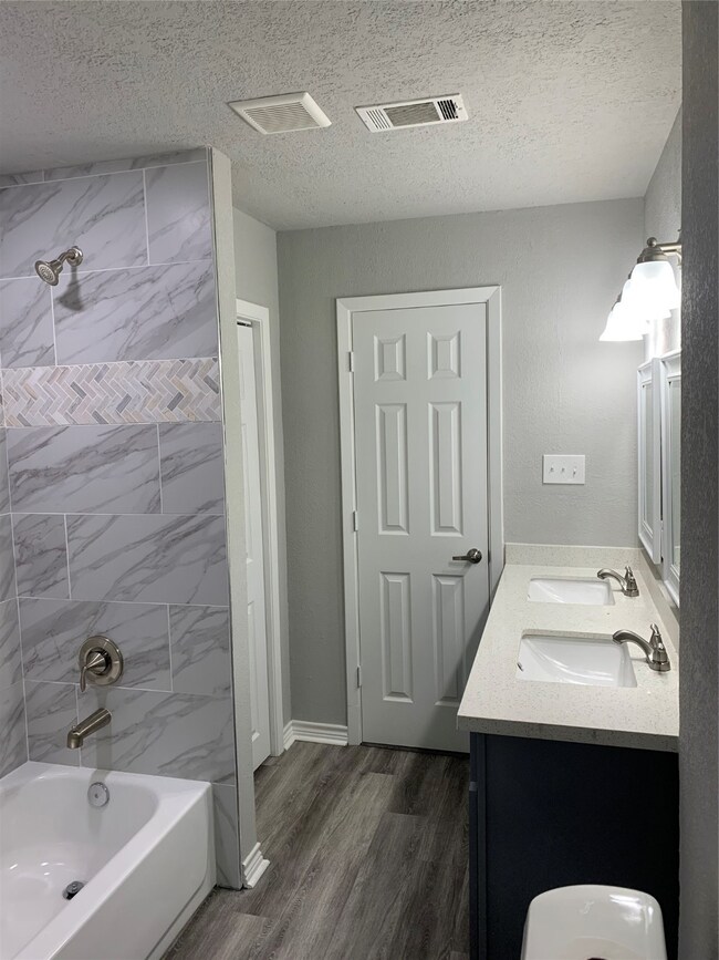 10302 Lera St, Houston, TX 77016 - photo 3