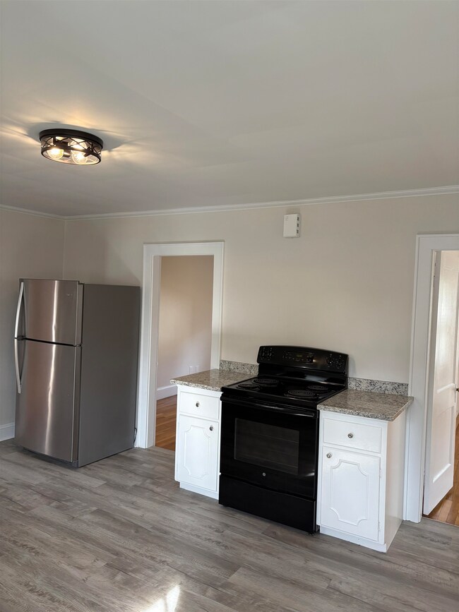 81 Allds St, Nashua, NH 03060 - photo 6