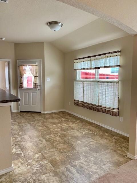 217 Candlewood Cir, Gainesville, TX 76240 - photo 5