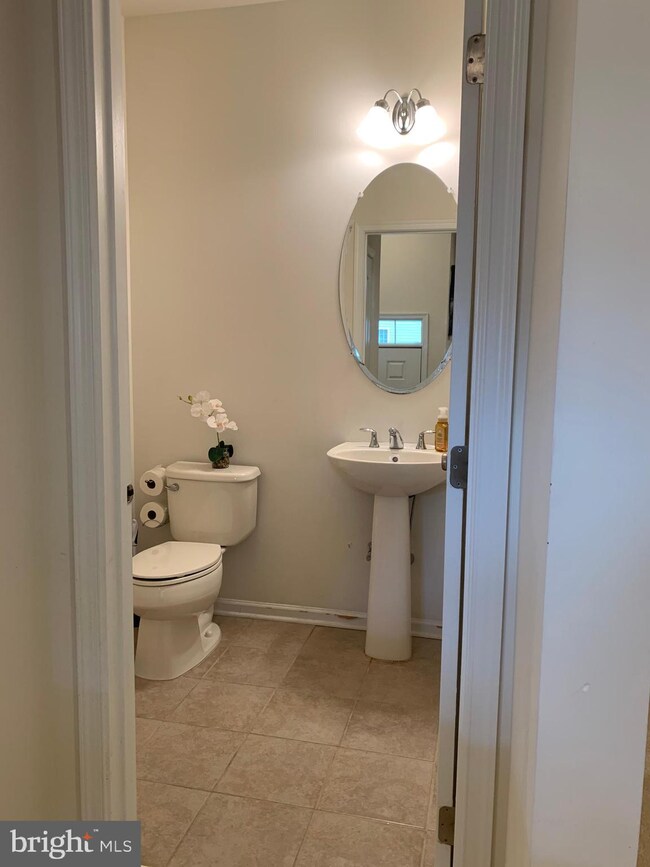 43213 Mitcham Square, Ashburn, VA 20148 - photo 5