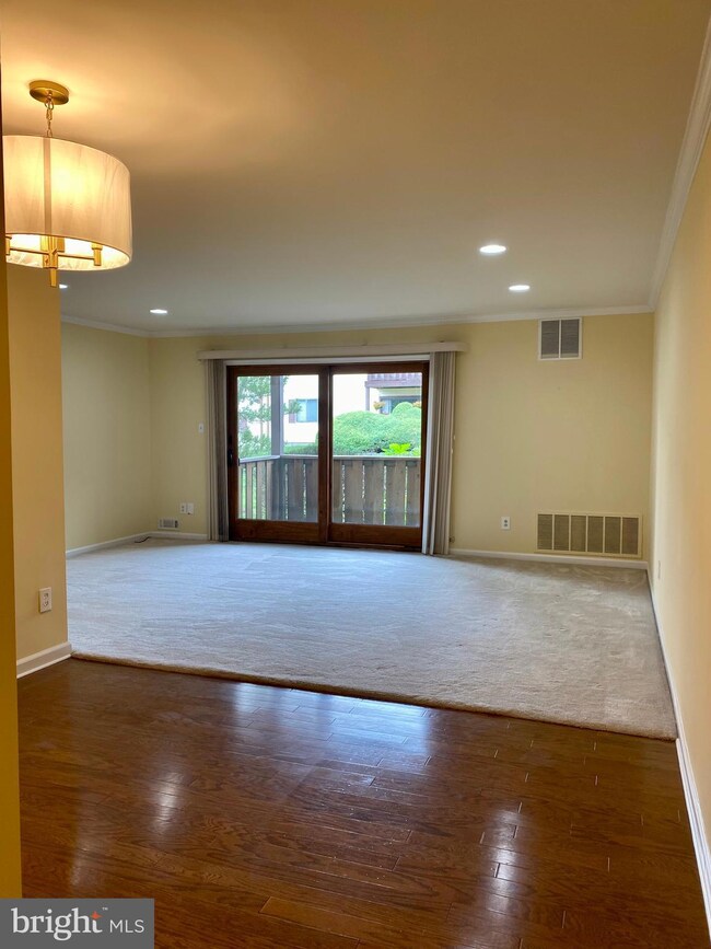 407 Lindsey Ct unit 407, Marlton, NJ 08053 - photo 6