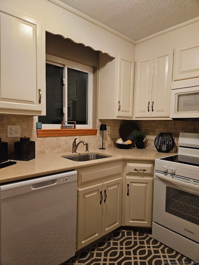 820 Matthews St unit 29, Bristol, CT 06010 - photo 6