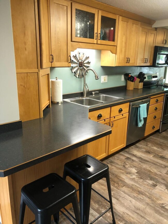 1108 4th Ave NE, Jamestown, ND 58401 - photo 6