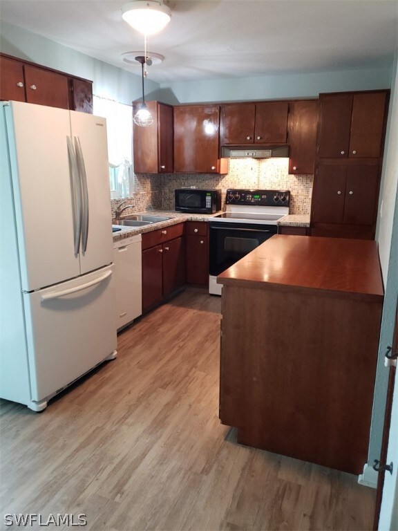 1225 Michigan Ave, Naples, FL 34103 - photo 4