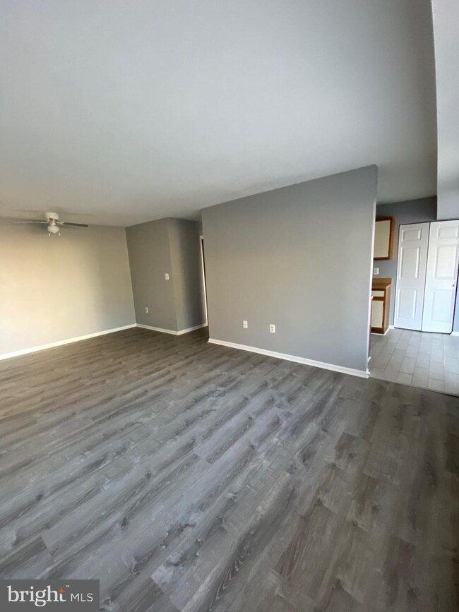 9574 Jayhawk Terrace unit 104, Manassas, VA 20110 - photo 2