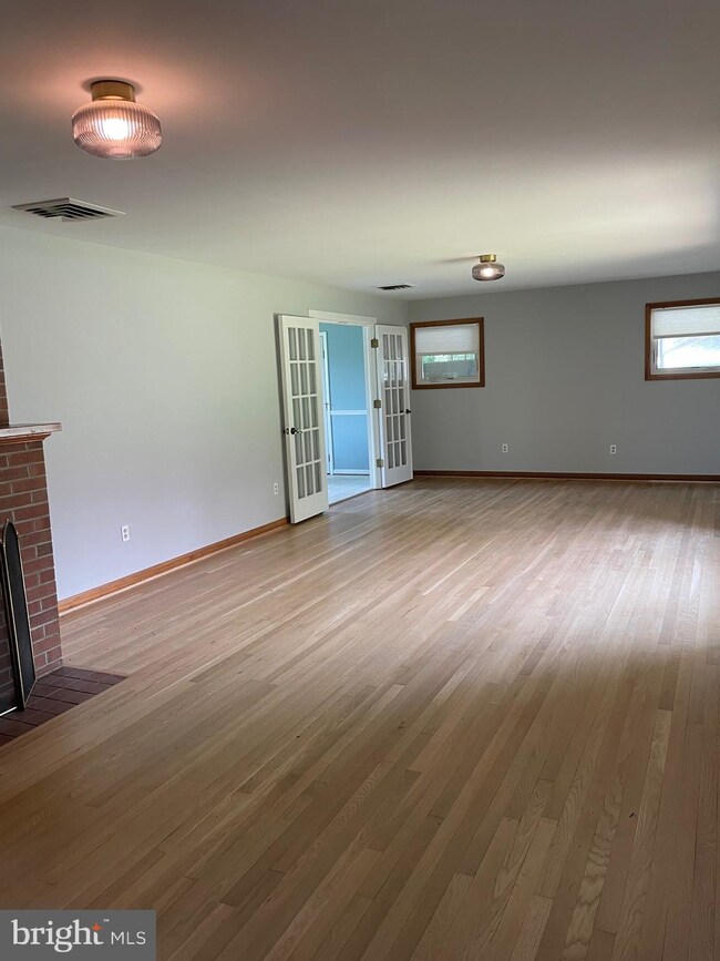 21 E Loudoun St, Round Hill, VA 20141 - photo 6