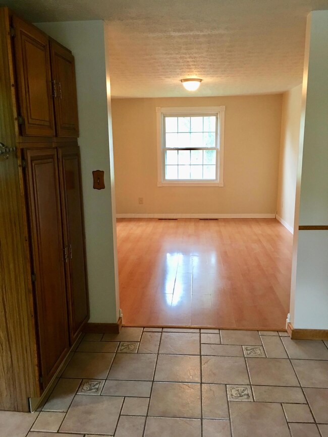 4982 Silverton Dr, Columbus, OH 43232 - photo 7