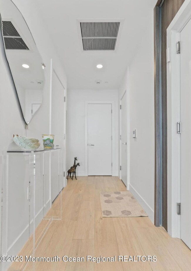 305 foyer