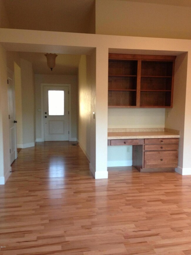 667 Mountain View Dr, Kalispell, MT 59901 - photo 4