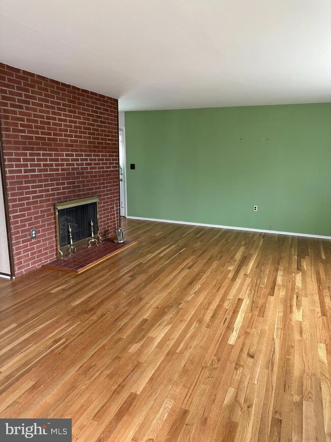 341 Park Hall S, Laurel, MD 20724 - photo 2