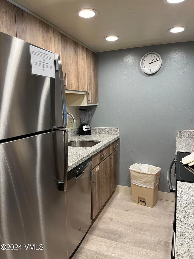 1305 Kitchen