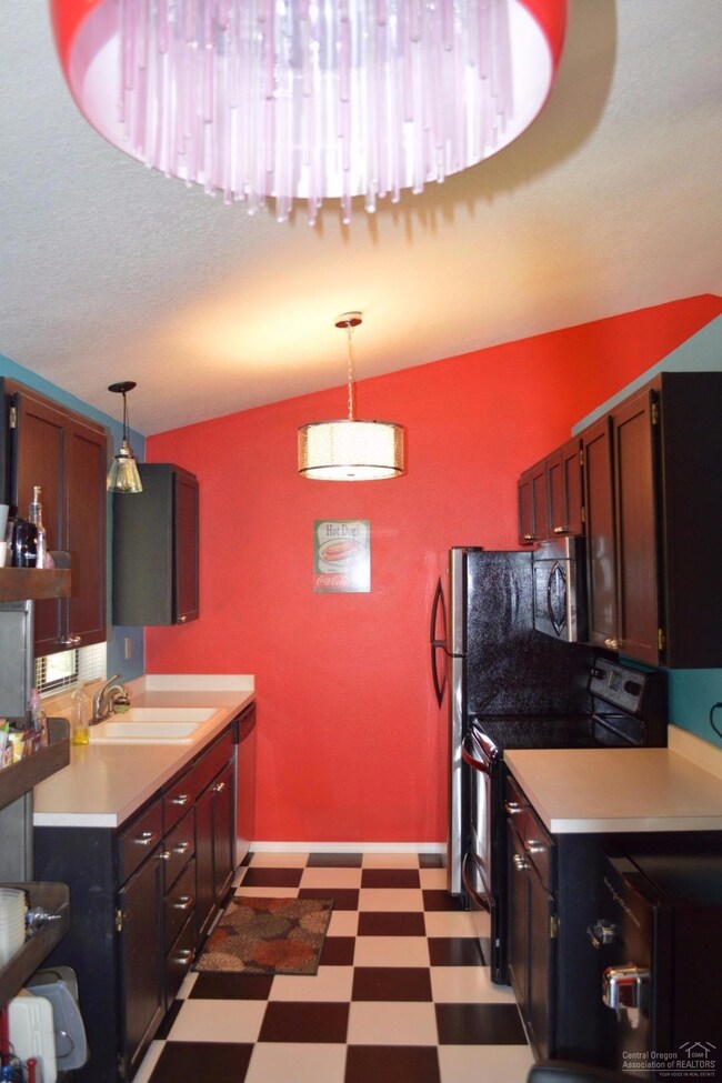 20744 Prince John Ct, Bend, OR 97702 - photo 7