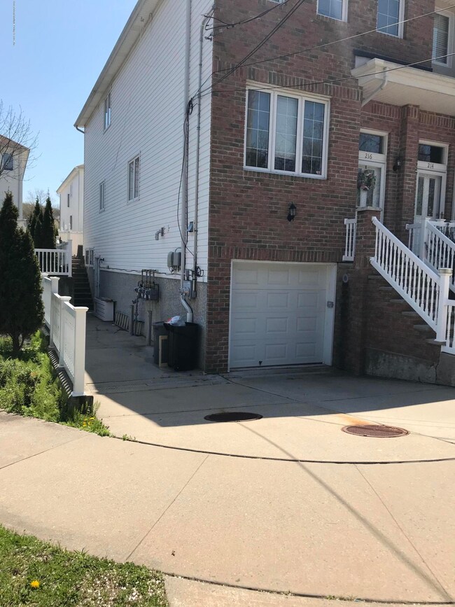 216 Sneden Ave, Staten Island, NY 10312 - photo 4