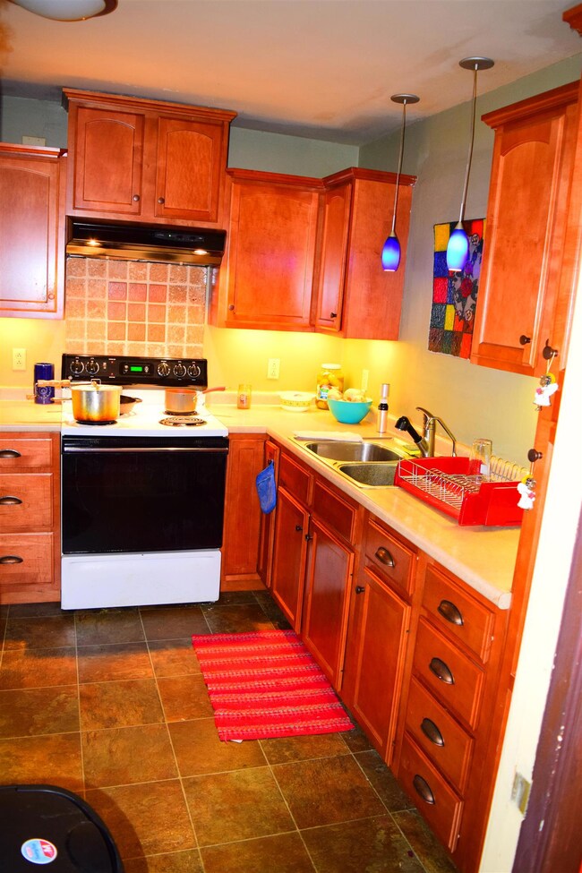 NEWLY UPDATED KITCHEN