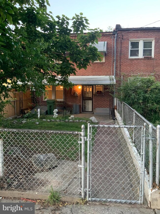 1424 N Ellwood Ave, Baltimore, MD 21213 - photo 3