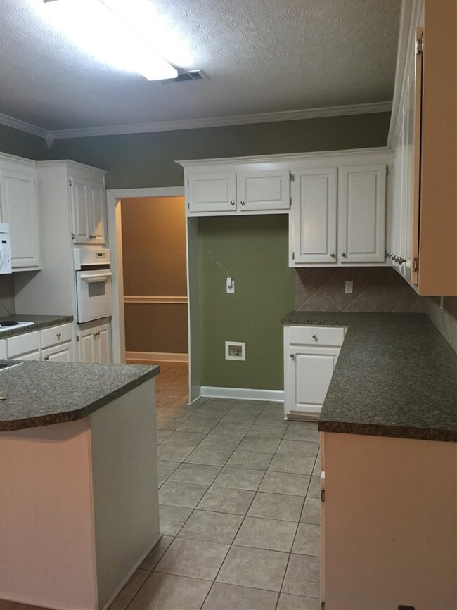 253 Charlene Dr, Byram, MS 39272 - photo 5