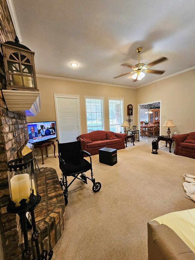 2001 Venture View, Palestine, TX 75803 - photo 6