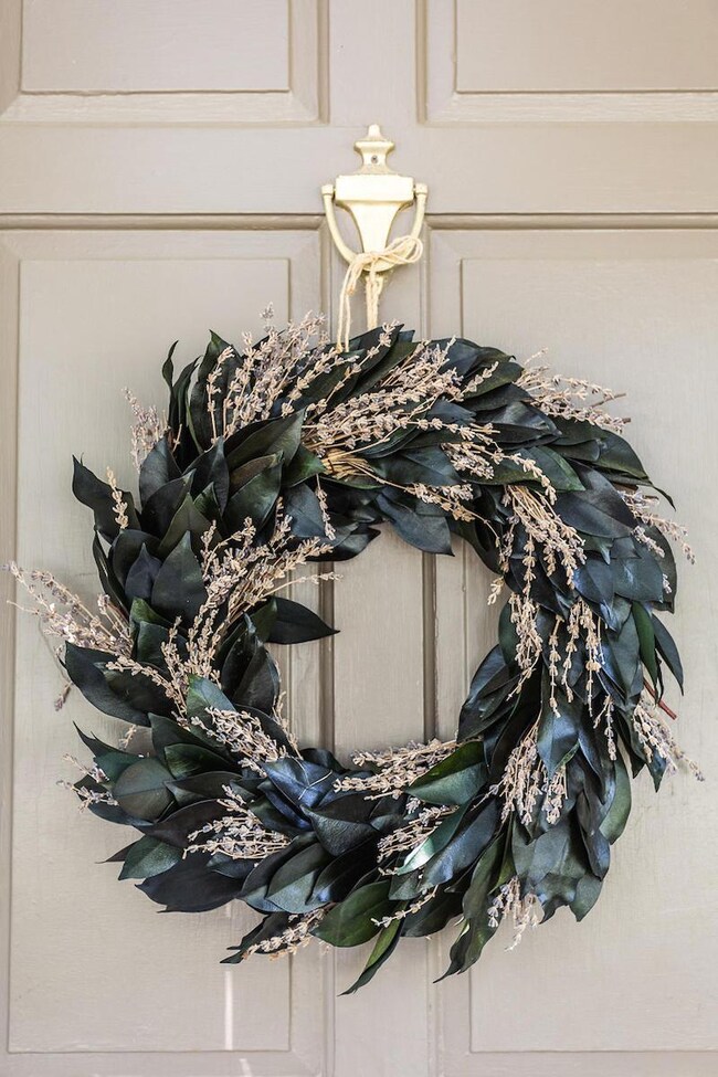 140 E Jeffrey Wreath
