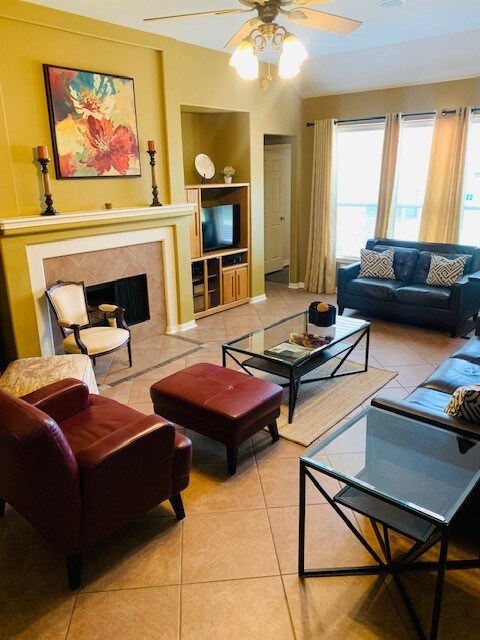 7838 Blue Stream Ct, Houston, TX 77041 - photo 2