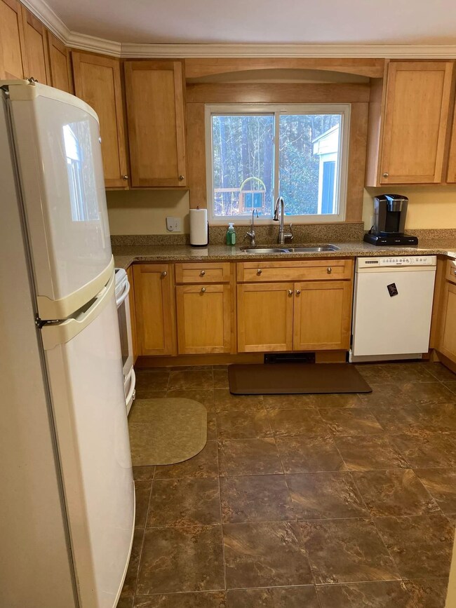 2 Elk Dr, Bedford, NH 03110 - photo 3