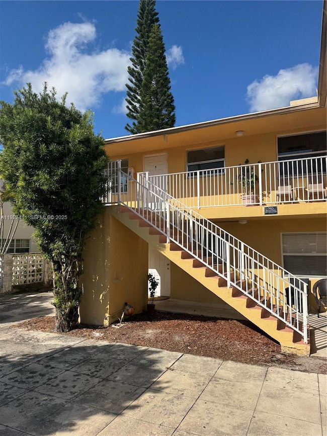 1427 NE 56th St unit 1-7, Fort Lauderdale, FL 33334 - photo 2