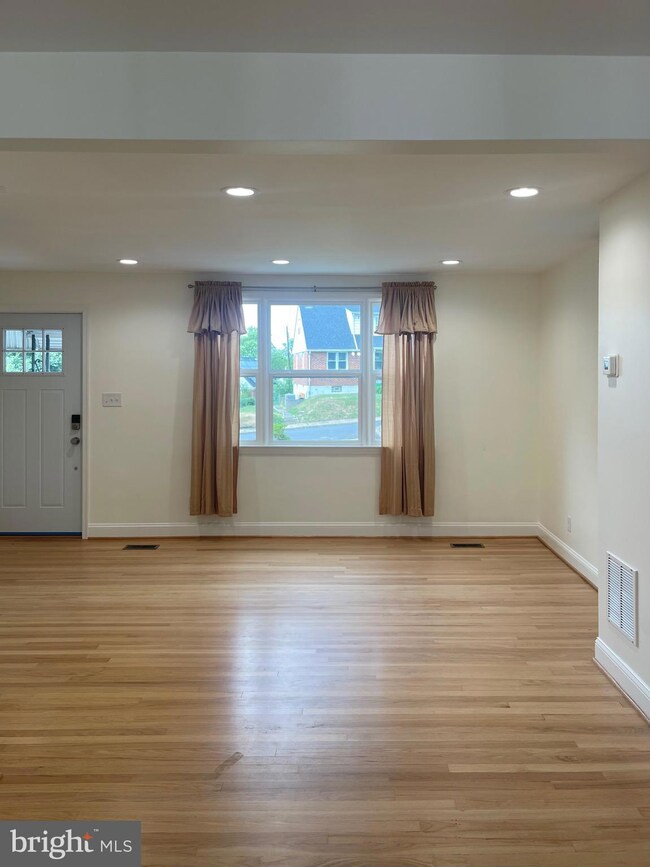 2303 Halcyon Ave, Baltimore, MD 21214 - photo 6