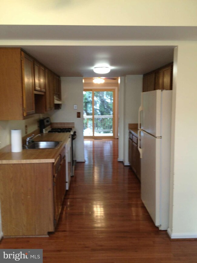 14307 Rosetree Ct, Silver Spring, MD 20906 - photo 6