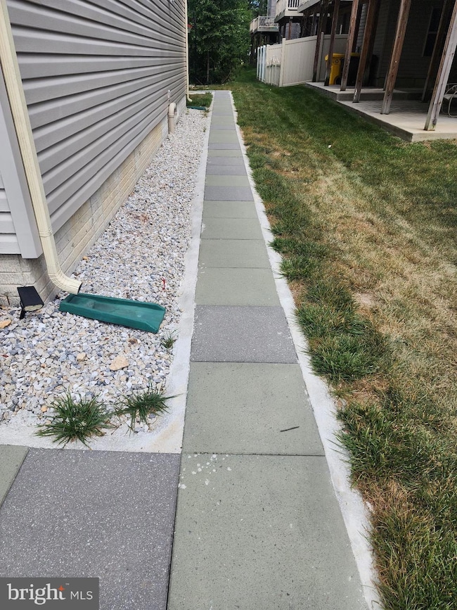 7571 Holly Ridge Dr, Glen Burnie, MD 21060 - photo 2