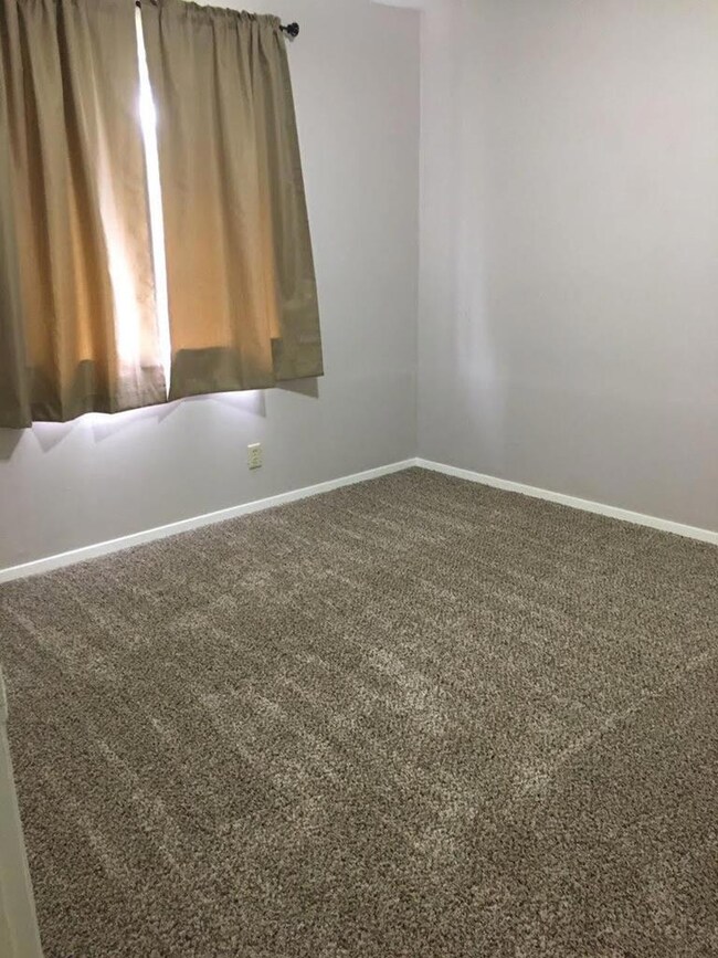 2416 10th St, Bay City, TX 77414 - photo 7