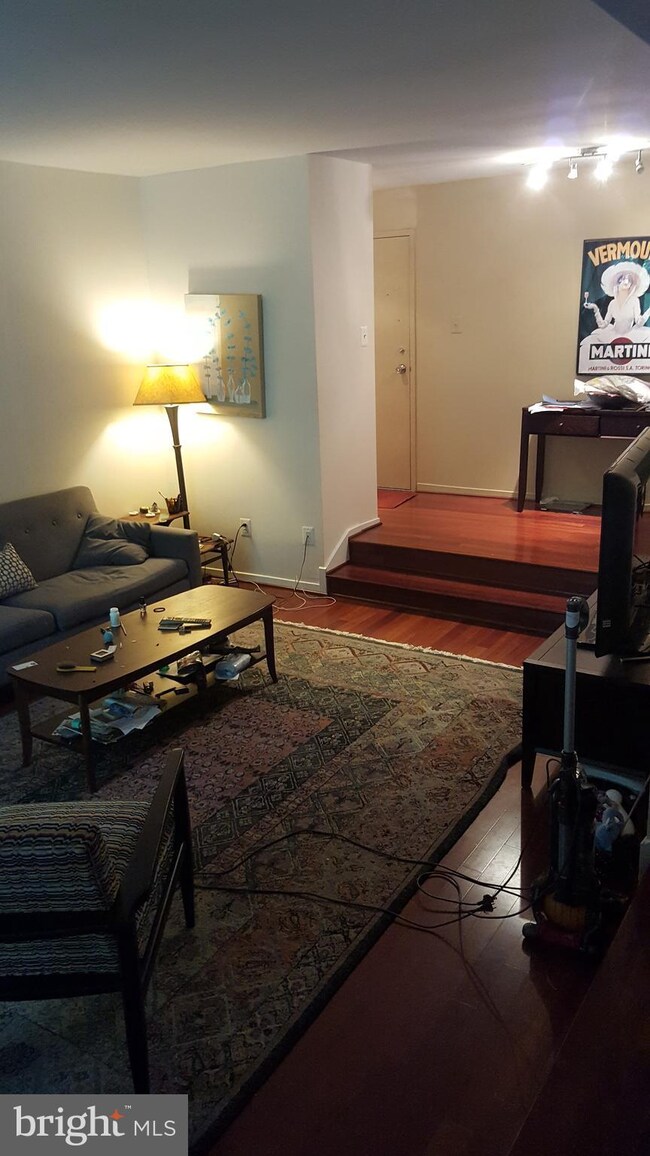 1670 Parkcrest Cir unit 100, Reston, VA 20190 - photo 6