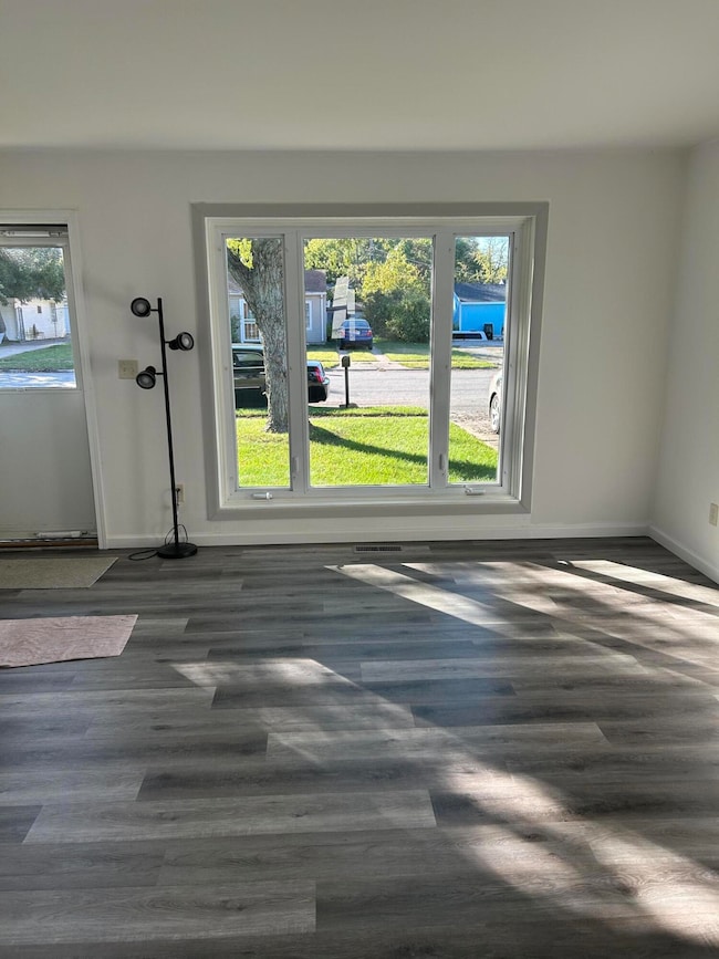 511 S Wayne St, Gary, IN 46403 - photo 3