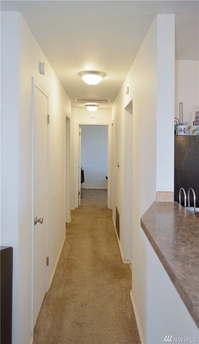 1307 Pershing Rd, Moses Lake, WA 98837 - photo 3