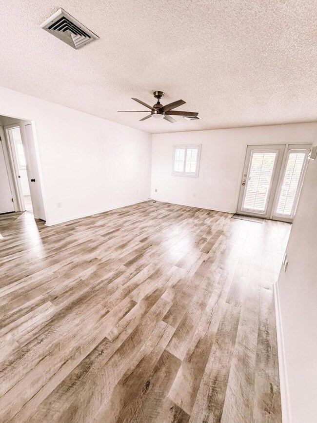 8153 SE Carlton St, Hobe Sound, FL 33455 - photo 6