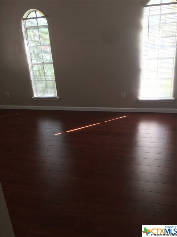 907 Holly St, Copperas Cove, TX 76522 - photo 4