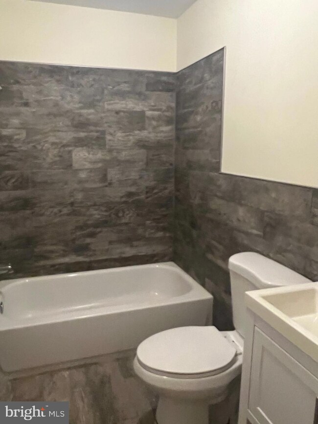 unlisted-address, Camden, NJ 08102 - photo 2