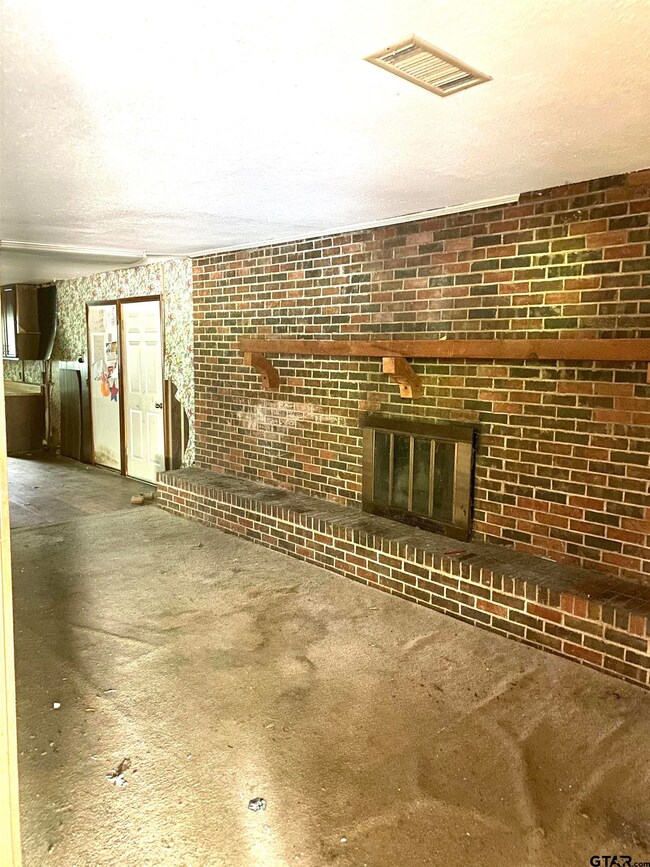 2433 Plume Dr, Tyler, TX 75703 - photo 2