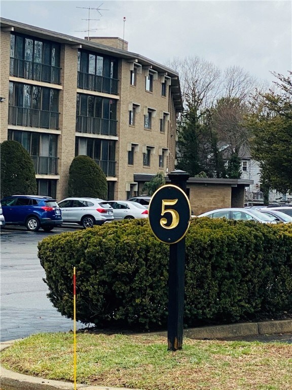 650 E Greenwich Ave unit 5-409, West Warwick, RI 02893 - photo 2