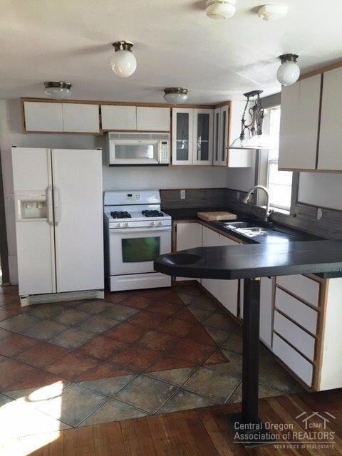 122 SW 10th St, Redmond, OR 97756 - photo 4