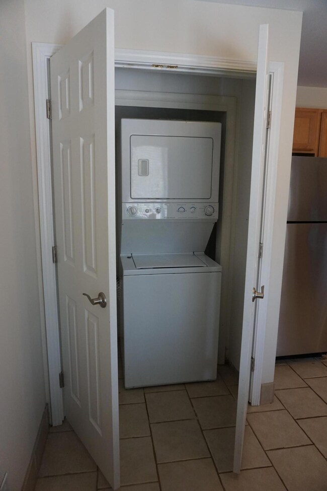Washer/dryer hookups