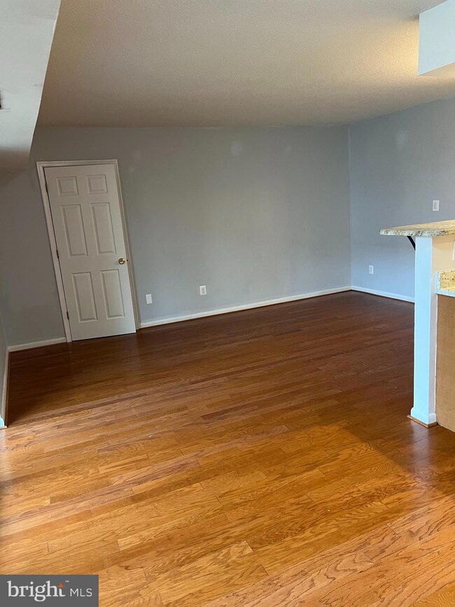 2228 Castle Rock Square unit 12C, Reston, VA 20191 - photo 7