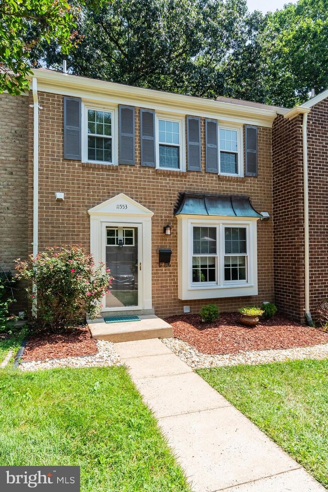 11553 Pine Cone Ct, Reston, VA 20191 - photo 2