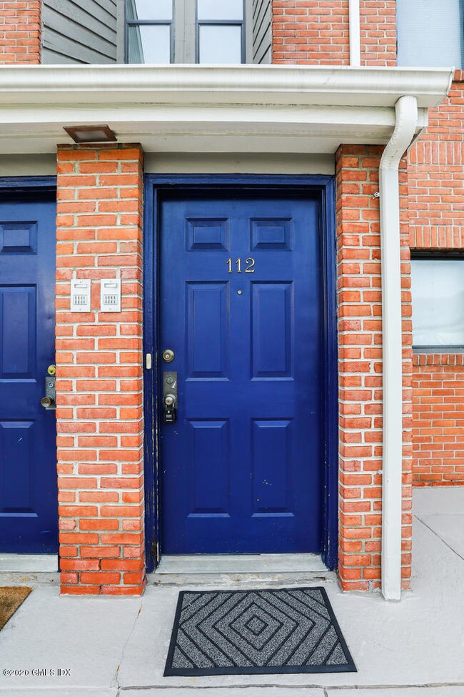 11 River Rd UNIT 112 Greenwich-large-003