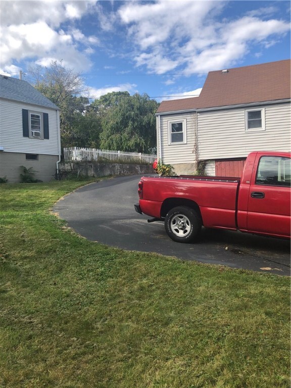 198 Bertenshaw Rd, Woonsocket, RI 02895 - photo 4