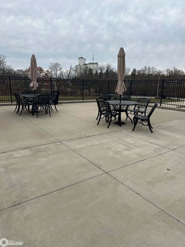 110 Rocksylvania Ave, Iowa Falls, IA 50126 - photo 5