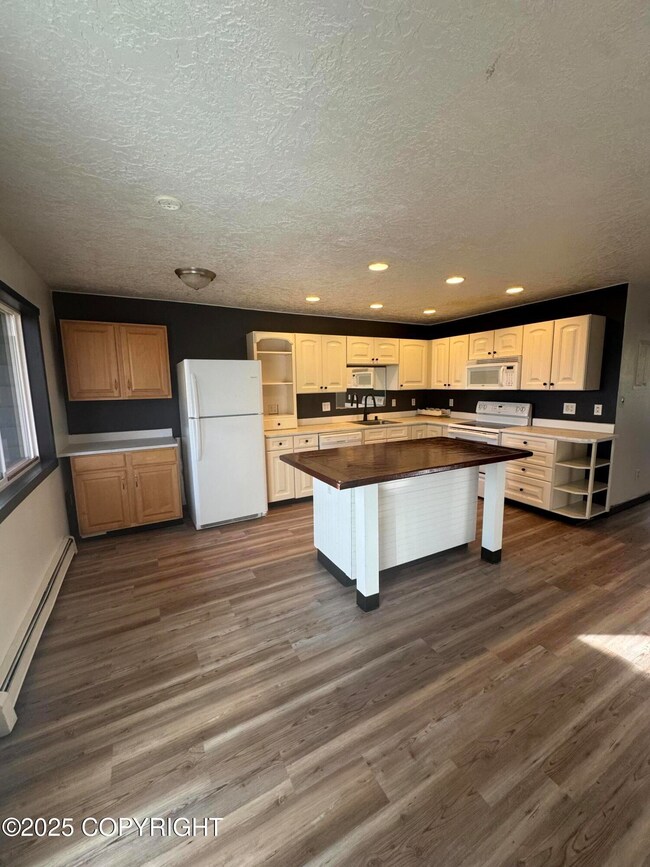 1515 W 47th Ave, Anchorage, AK 99503 - photo 6