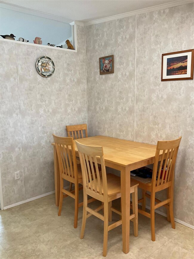 Dining area in kitchen