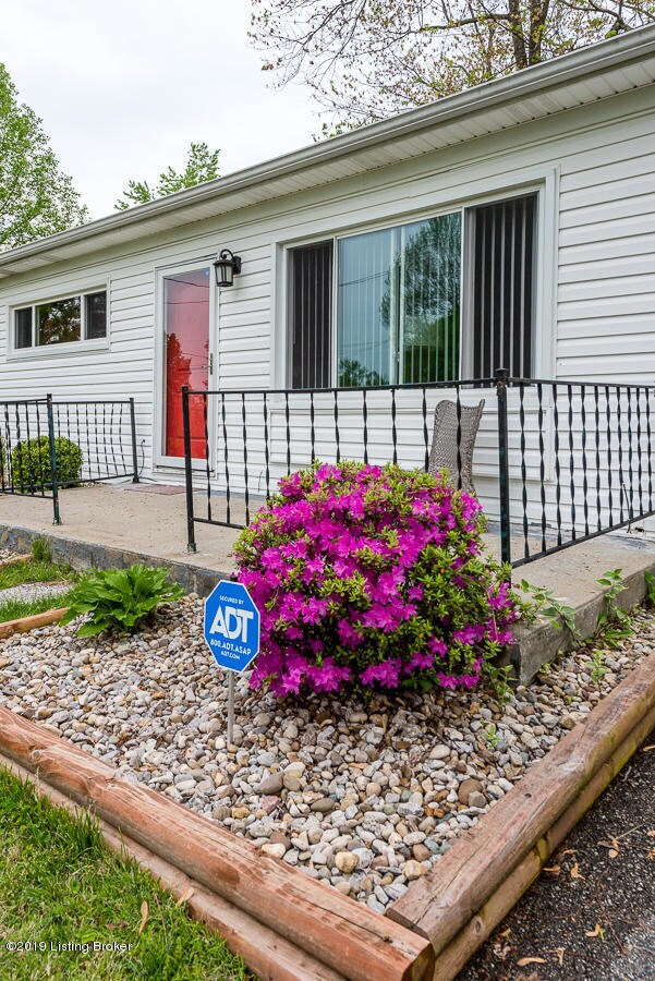 7910 Sherry Lynn Ct, Louisville, KY 40228 - photo 3