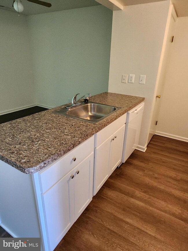 425 Strathaven Ct, Newark, DE 19702 - photo 4