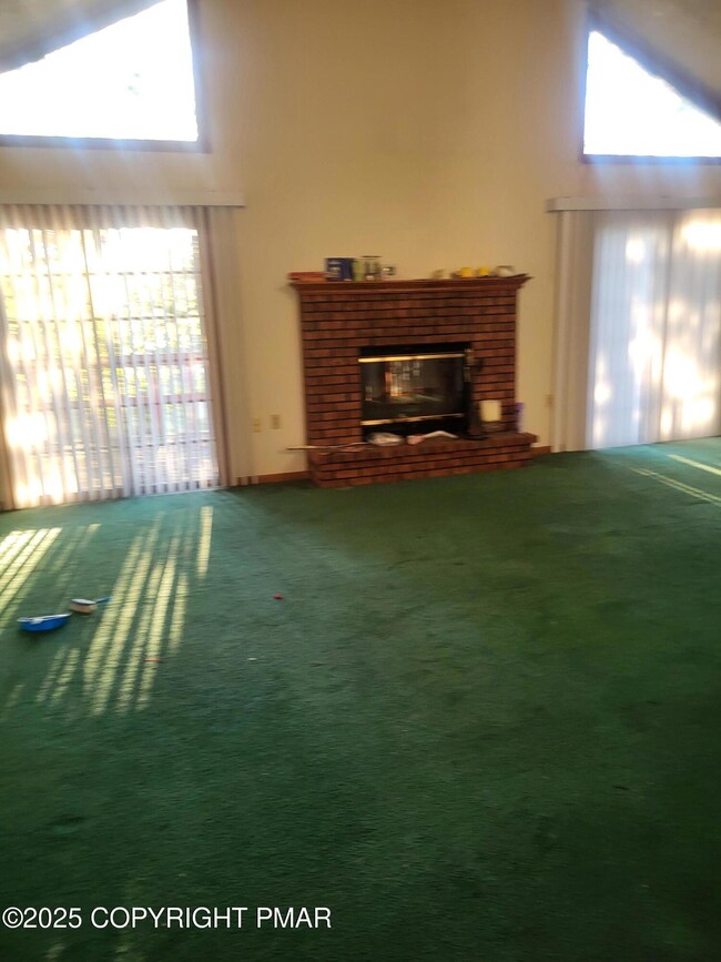 135 Salisbury Rd, Bushkill, PA 18324 - photo 2