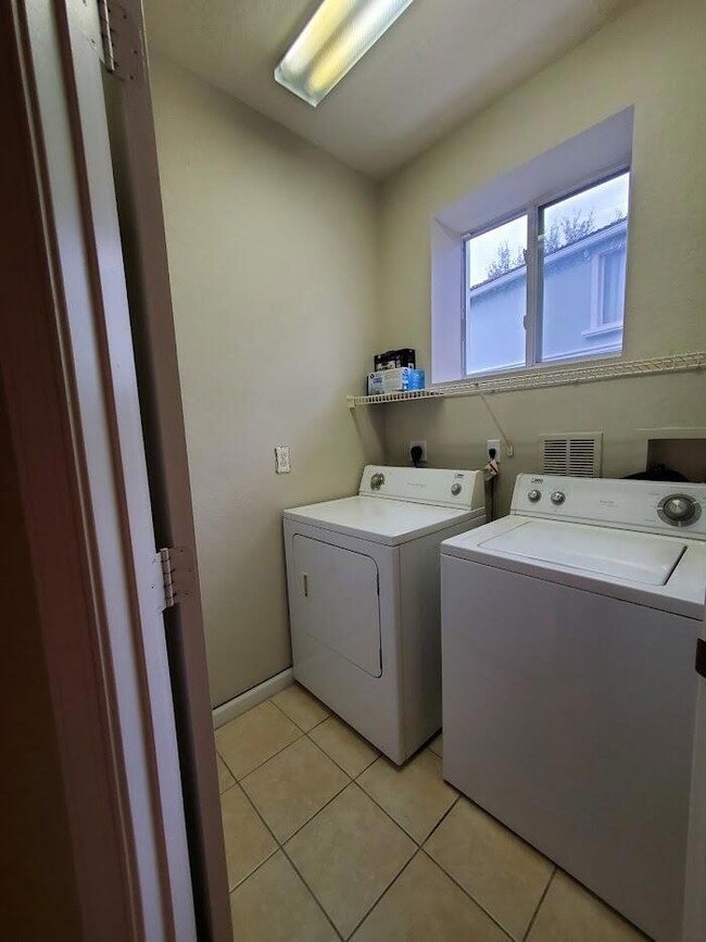 2013 Oakhurst Way, Riviera Beach, FL 33404 - photo 6